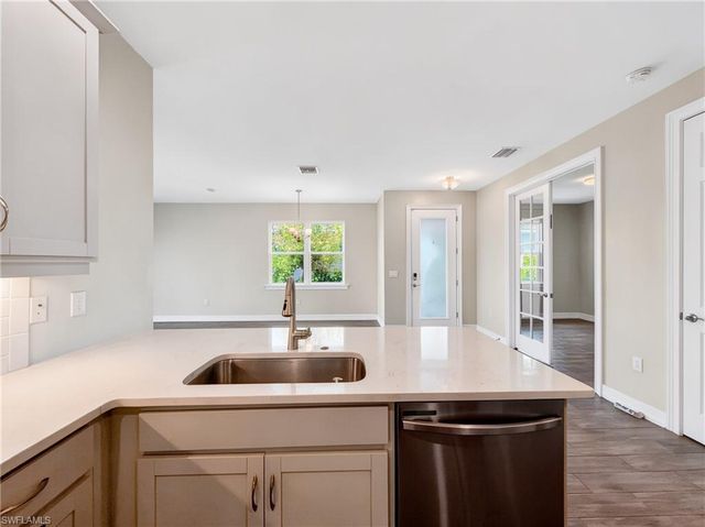 1078 Rolling Brook LN, Naples, FL 34114