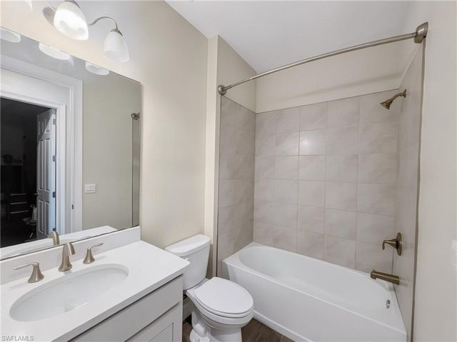 1078 Rolling Brook LN, Naples, FL 34114