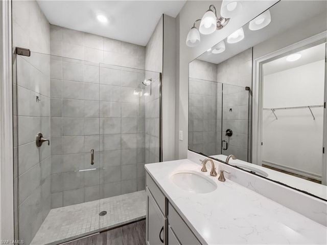 1078 Rolling Brook LN, Naples, FL 34114