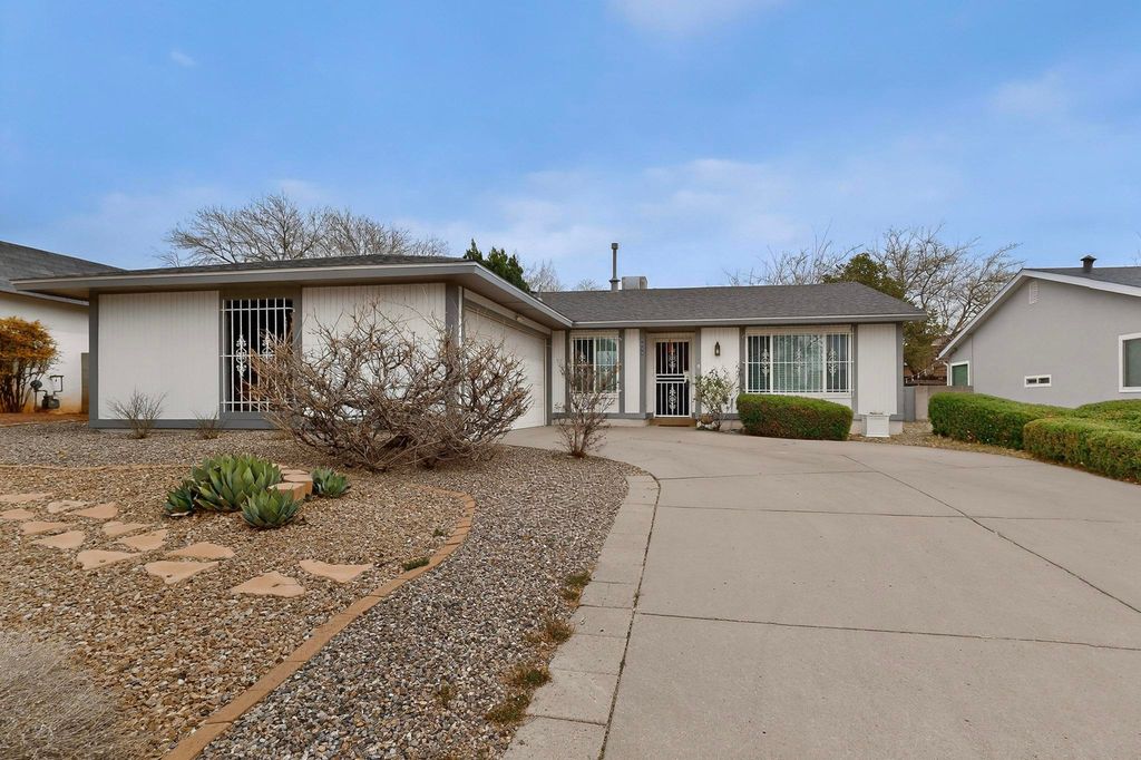 Image 2 of property listing at 3830 Westerfeld Drive NE, Albuquerque, NM 87111