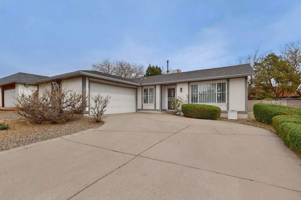 Image 5 of property listing at 3830 Westerfeld Drive NE, Albuquerque, NM 87111