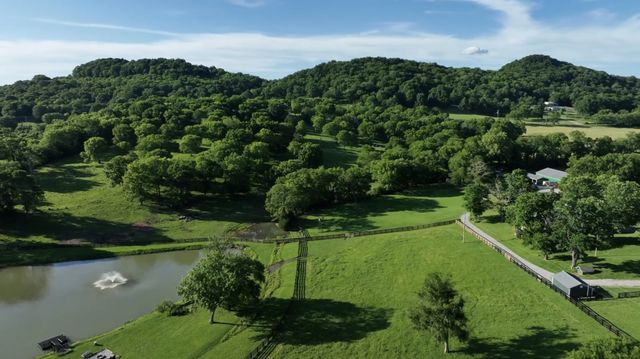 9553 Clovercroft Rd, Franklin, TN 37067