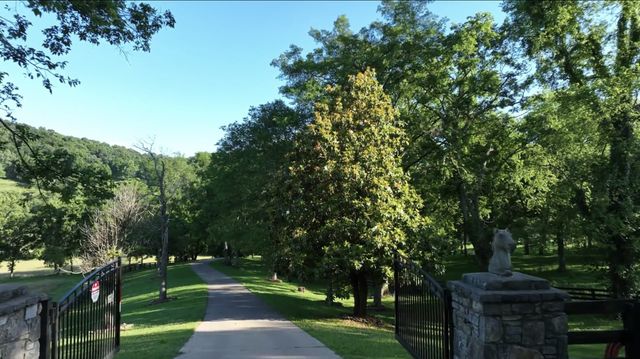 9553 Clovercroft Rd, Franklin, TN 37067