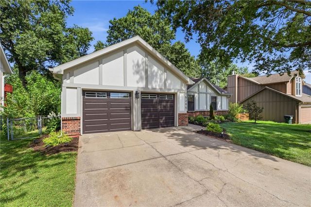 15295 Newton Drive, Overland Park, KS 66223