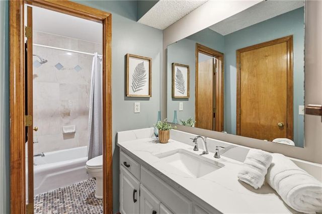 15295 Newton Drive, Overland Park, KS 66223