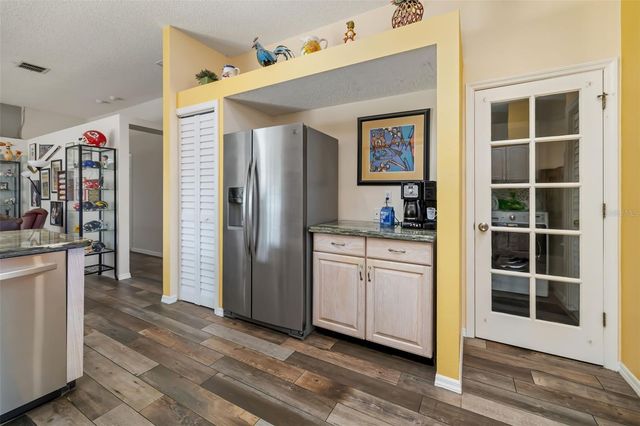 8072 GLENBROOKE LANE, Sarasota, FL 34243