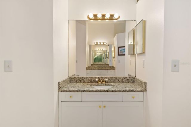 8072 GLENBROOKE LANE, Sarasota, FL 34243