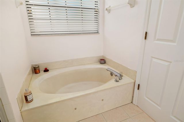 8072 GLENBROOKE LANE, Sarasota, FL 34243