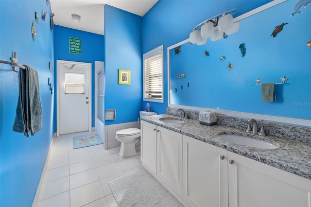 8072 GLENBROOKE LANE, Sarasota, FL 34243