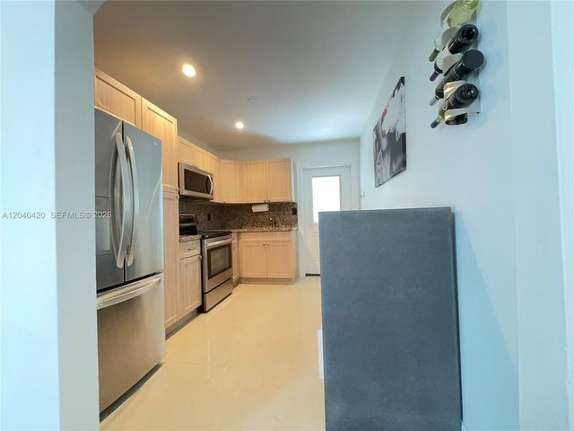 1250 NW 57th St 1250, Miami, FL 33142