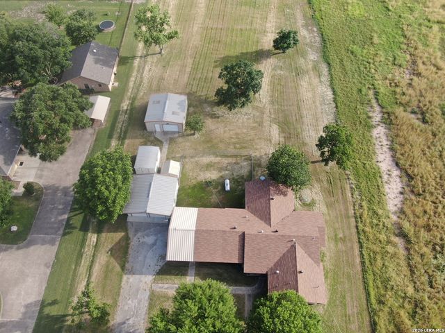 15651 Fm 463, Lytle, TX 78052
