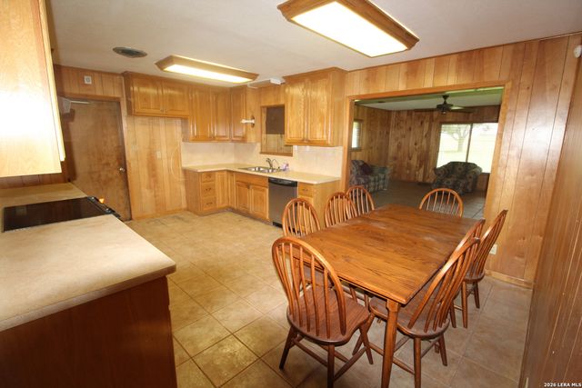 15651 Fm 463, Lytle, TX 78052