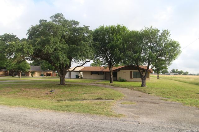 15651 Fm 463, Lytle, TX 78052