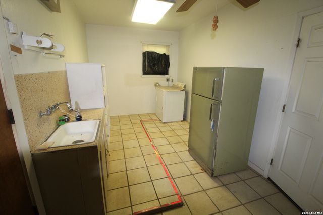 15651 Fm 463, Lytle, TX 78052
