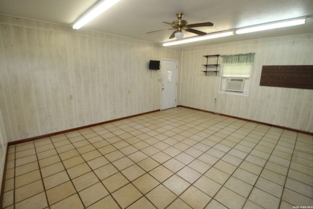 15651 Fm 463, Lytle, TX 78052