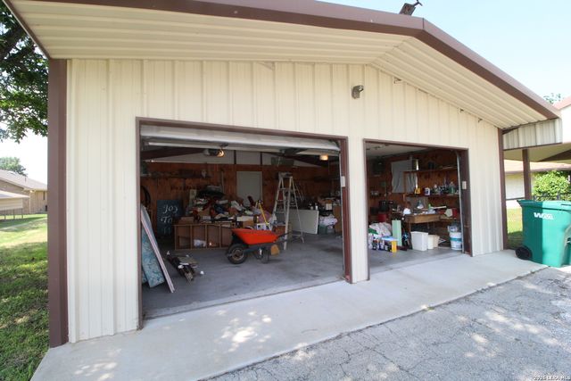 15651 Fm 463, Lytle, TX 78052