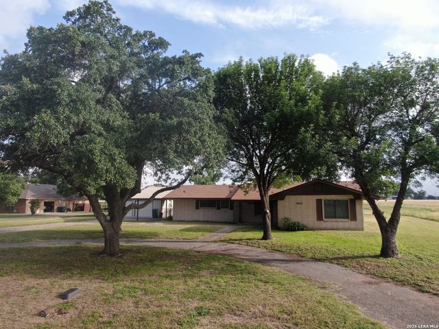 15651 Fm 463, Lytle, TX 78052