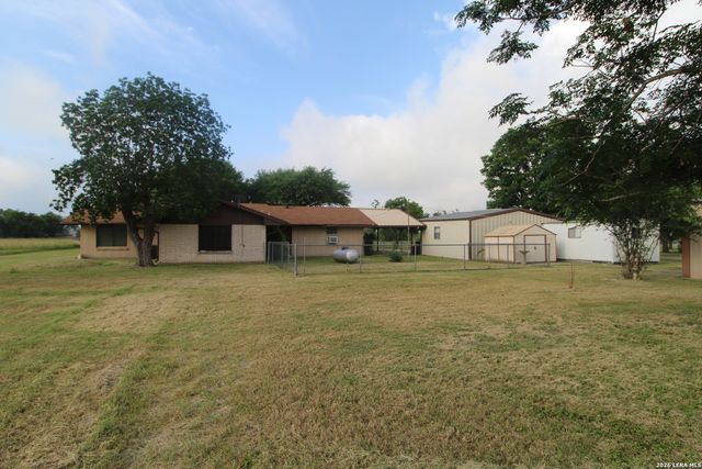15651 Fm 463, Lytle, TX 78052