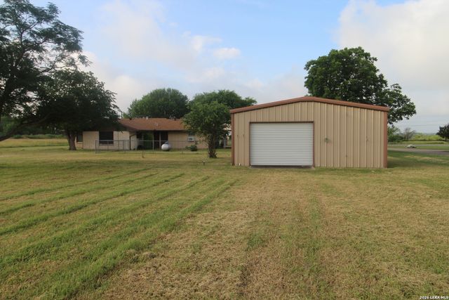 15651 Fm 463, Lytle, TX 78052