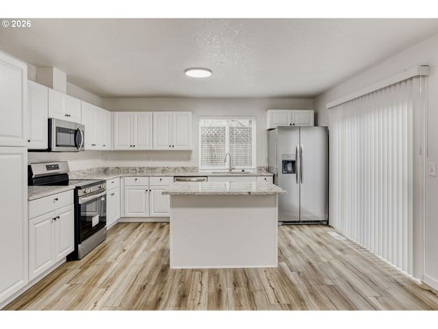 7642 Sw 205TH Ter, Beaverton, OR 97007