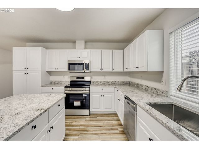 7642 Sw 205TH Ter, Beaverton, OR 97007