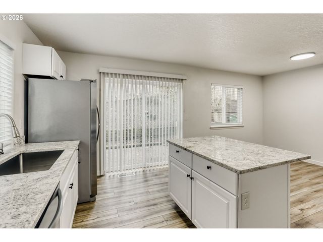 7642 Sw 205TH Ter, Beaverton, OR 97007