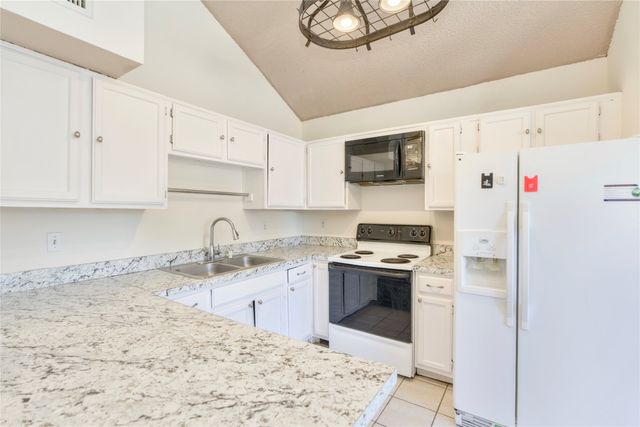 5532 Stone Meadow Lane, Fort Worth, TX 76179