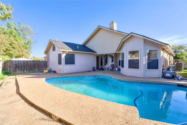 5532 Stone Meadow Lane, Fort Worth, TX 76179