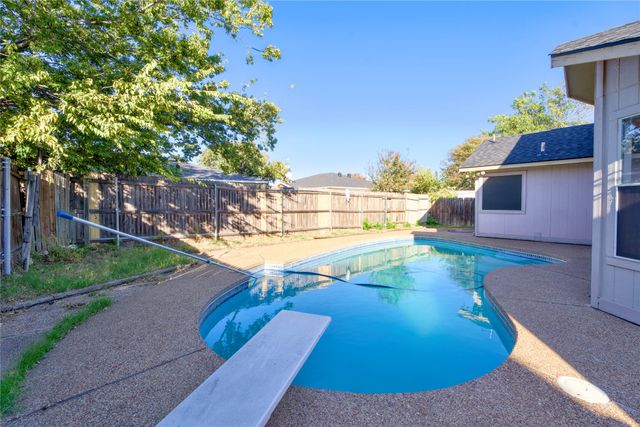 5532 Stone Meadow Lane, Fort Worth, TX 76179