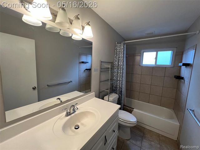 5847 N Berry Street, Westland, MI 48185