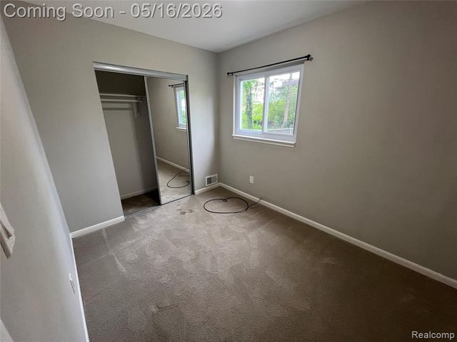 5847 N Berry Street, Westland, MI 48185