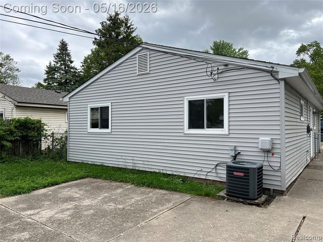 5847 N Berry Street, Westland, MI 48185