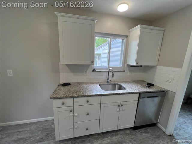 5847 N Berry Street, Westland, MI 48185
