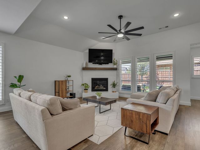 1041 Lone Grove Lane, Prosper, TX 75078