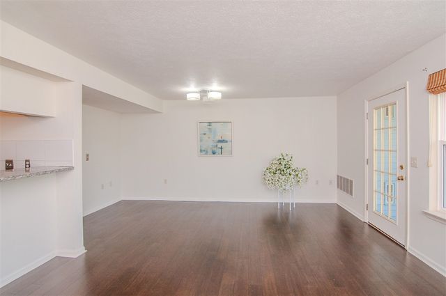 1704 Weatherstone Drive, Ann Arbor, MI 48108