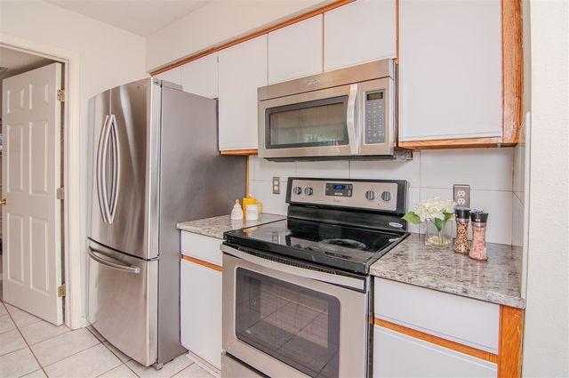 1704 Weatherstone Drive, Ann Arbor, MI 48108