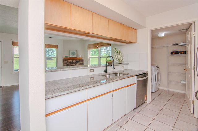 1704 Weatherstone Drive, Ann Arbor, MI 48108