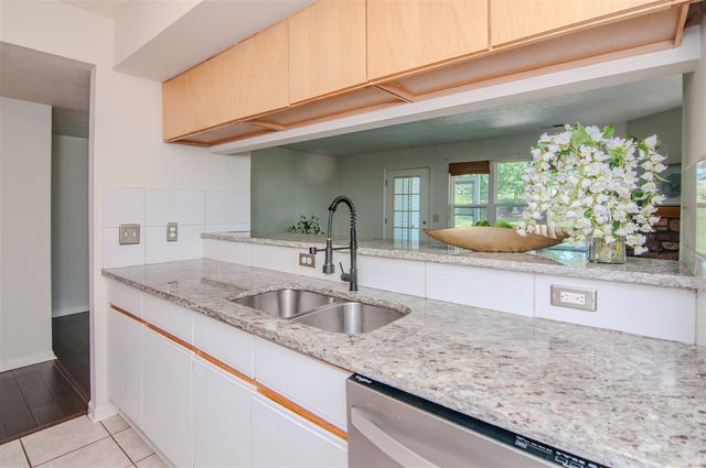 1704 Weatherstone Drive, Ann Arbor, MI 48108