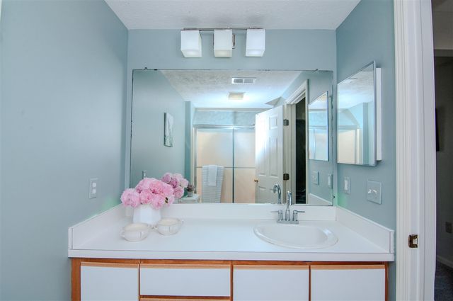 1704 Weatherstone Drive, Ann Arbor, MI 48108