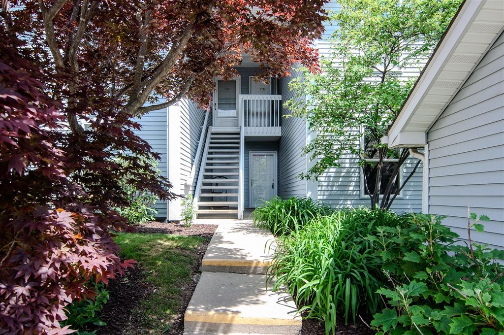 1704 Weatherstone Drive, Ann Arbor, MI 48108