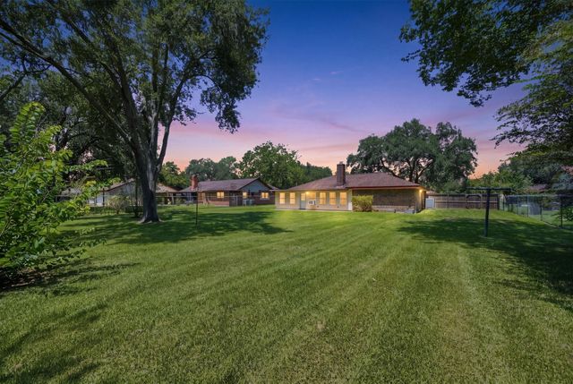 13317 Rene Circle, Santa Fe, TX 77510