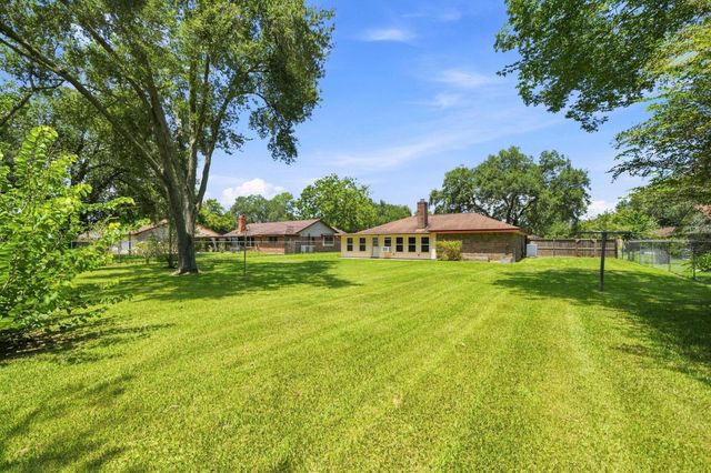 13317 Rene Circle, Santa Fe, TX 77510