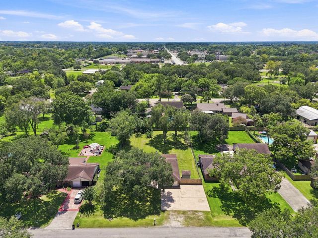 13317 Rene Circle, Santa Fe, TX 77510
