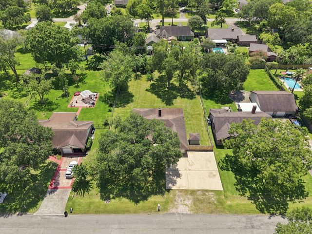 13317 Rene Circle, Santa Fe, TX 77510