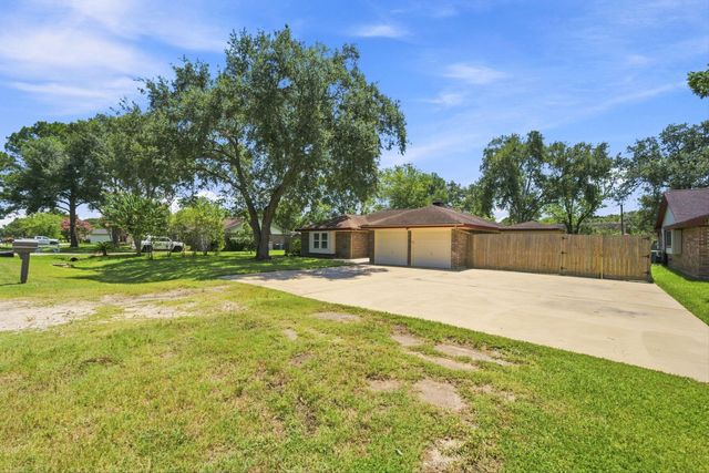 13317 Rene Circle, Santa Fe, TX 77510