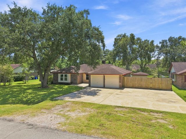 13317 Rene Circle, Santa Fe, TX 77510