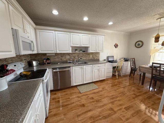 1621 NW 20th Avenue 201, Delray Beach, FL 33445