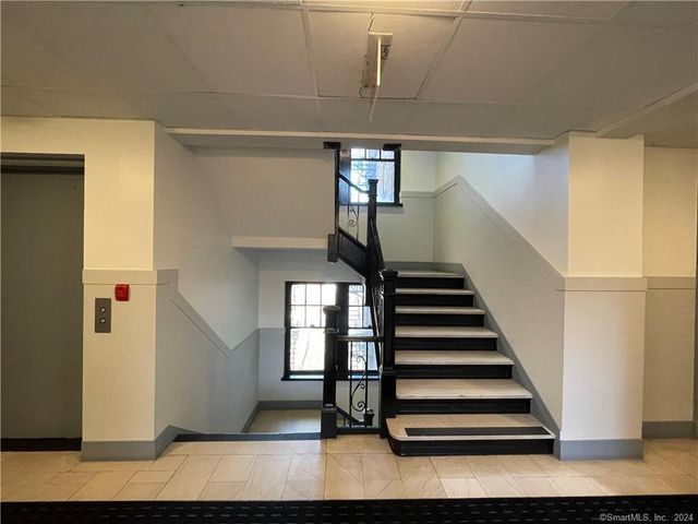 213 Golden Hill Street 2F, Bridgeport, CT 06604