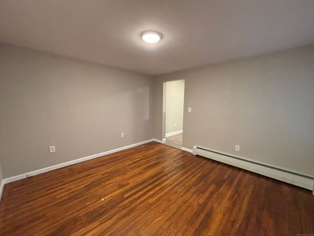 213 Golden Hill Street 2F, Bridgeport, CT 06604