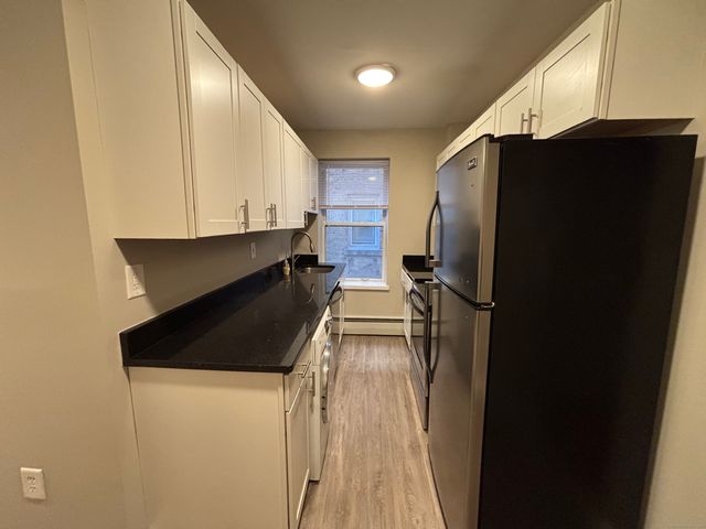 213 Golden Hill Street 2F, Bridgeport, CT 06604